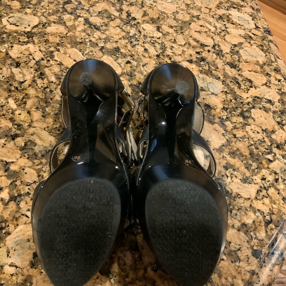 Heels - Picture 3 of 4